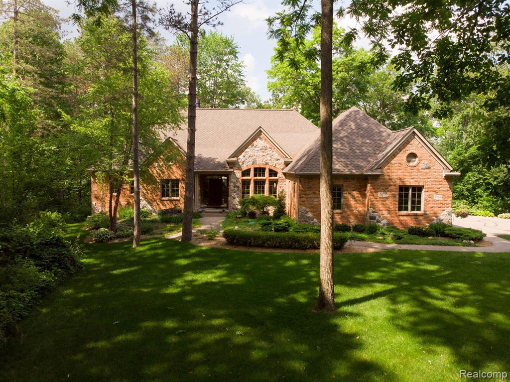 5718 EVERGREEN, Howell, MI 48855 — Photo 39