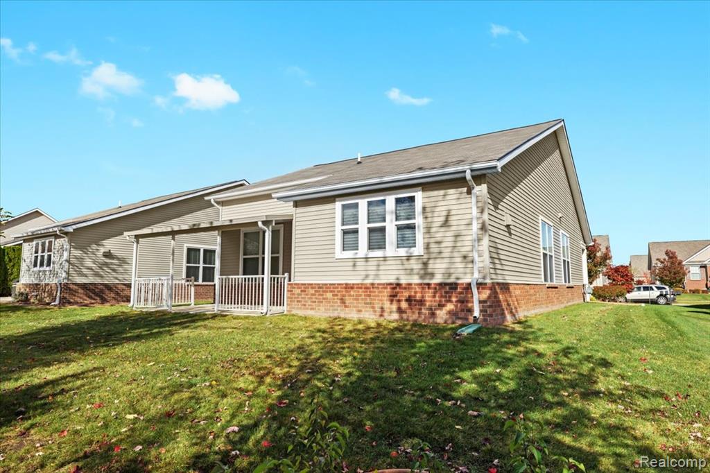 24338 Walloon Way, Brownstown, MI 48134 — Photo 31