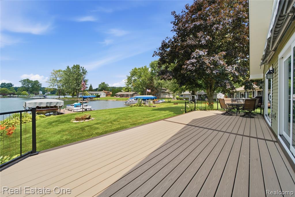 2939 Tamarack Lake Drive, Pinckney, MI 48169 — Photo 30