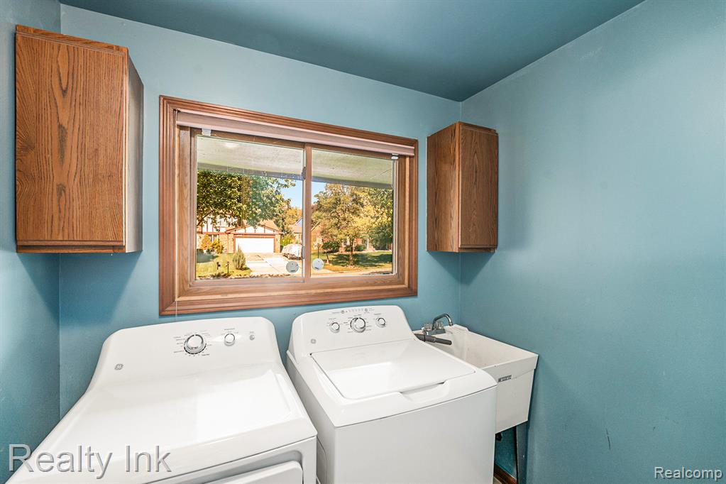 44755 Huntingcross Drive, Novi, MI — Photo 9