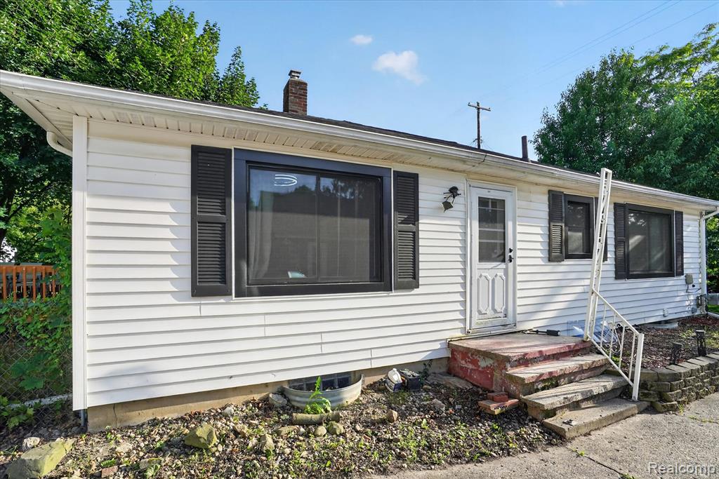 422 N Francis Avenue, Lansing, MI 48912 — Photo 4