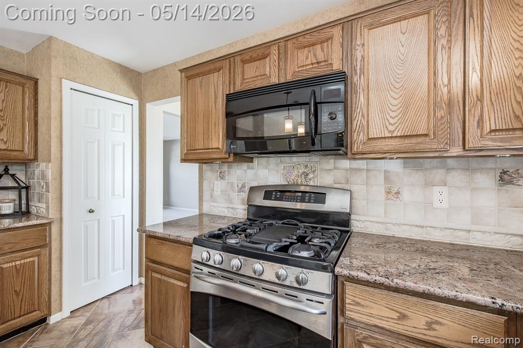 6357 Golf View Drive, Clarkston, MI — Photo 13