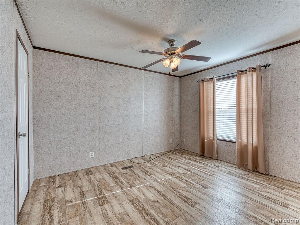 131 KIMBERLY Lane, Dundee, MI 48131 — Photo 9