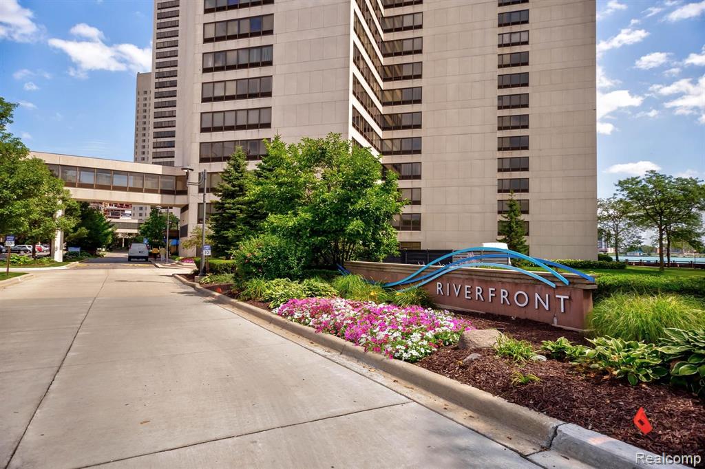 1001 W JEFFERSON Avenue, 17K, Detroit, MI 48226 — front exterior