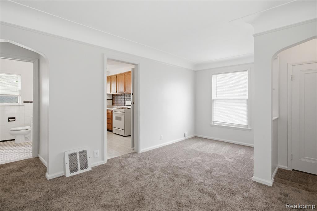 26316 Powers Avenue, Dearborn Heights, MI 48125 — Photo 14