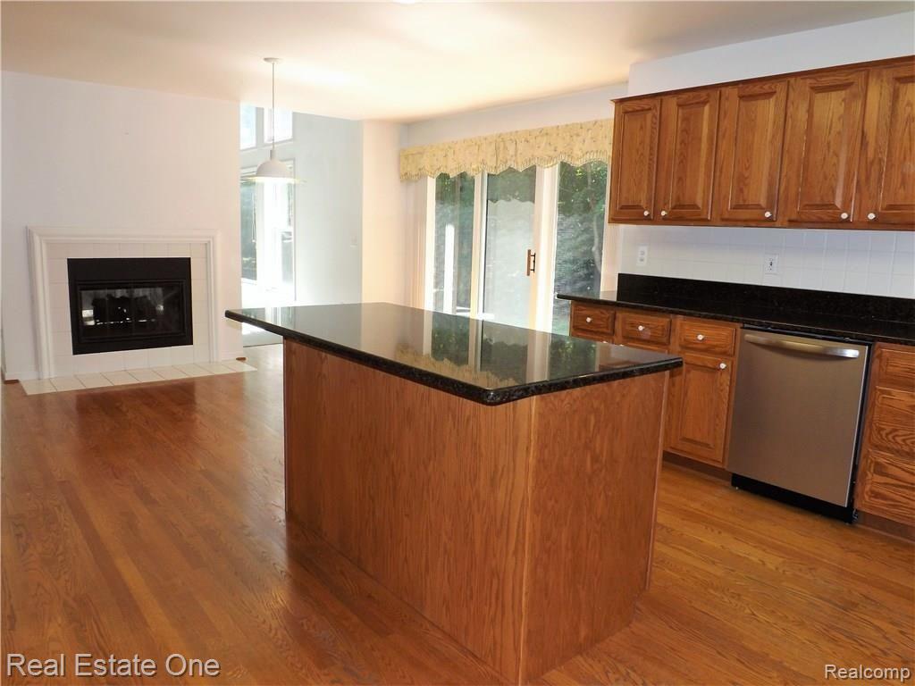 4066 COVENTRY Drive, Rochester Hills, MI 48326 — Photo 15