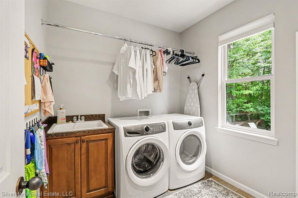 651 Wynstone Circle N, Oakland, MI — Photo 34