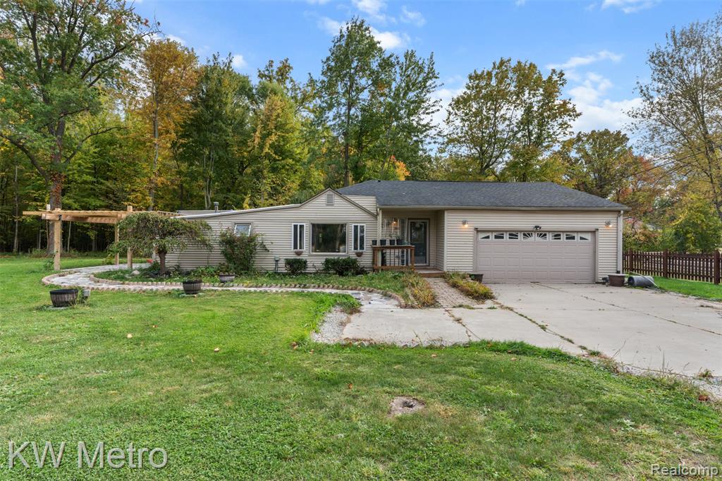 45055 McBride Avenue, Belleville, MI 48111 — Photo 2