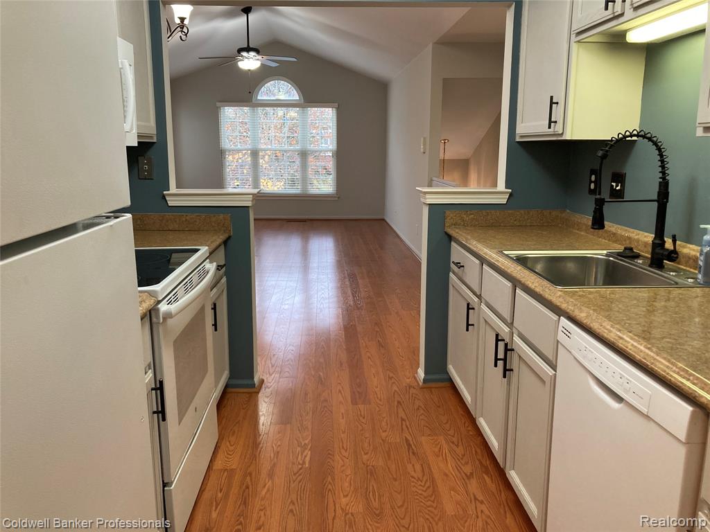 56626 Chesapeake Trail, Shelby Twp, MI 48316 — Photo 9
