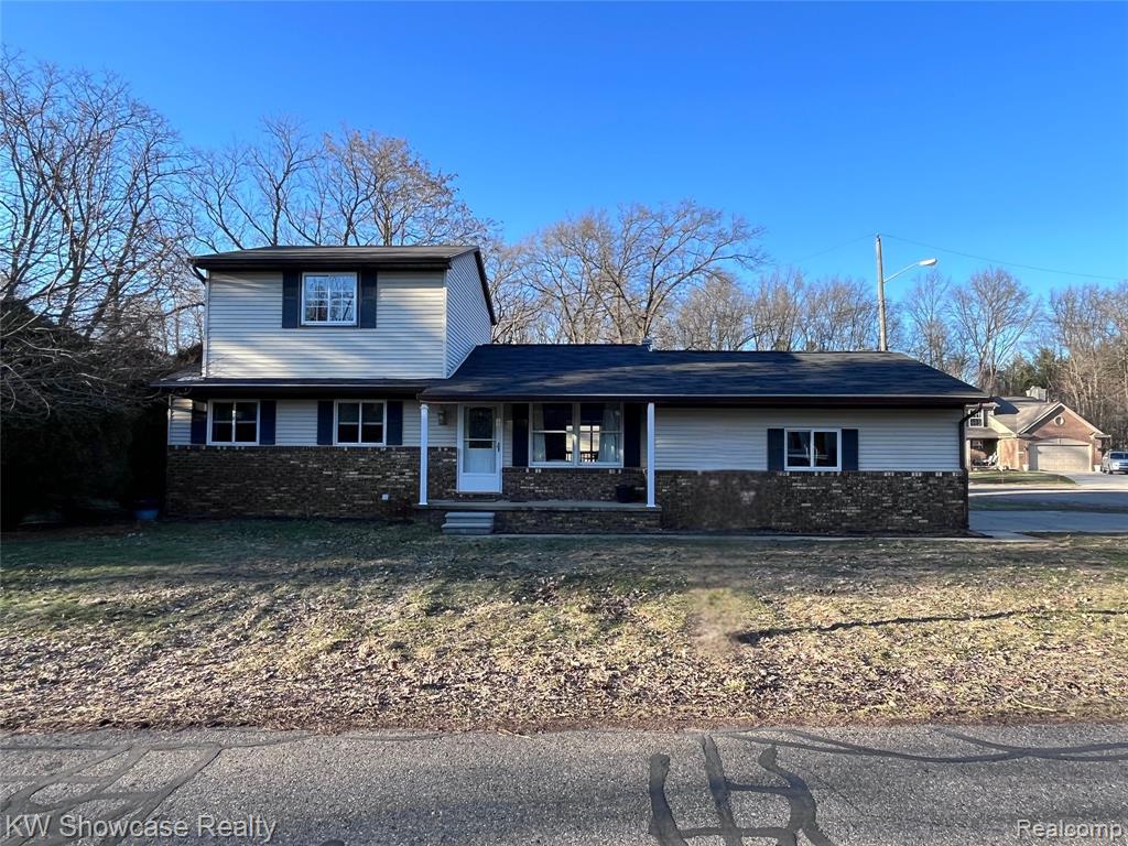 2034 E Nalone, Wixom, MI 48393 — front exterior