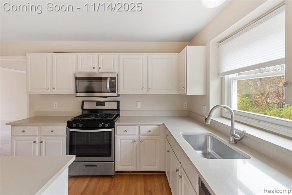9106 Countrywood Drive, Plymouth, MI 48170 — Photo 9