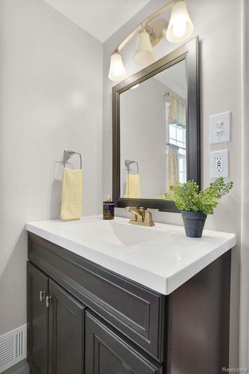 430 CHESTER Court, South Lyon, MI 48178 — Photo 27