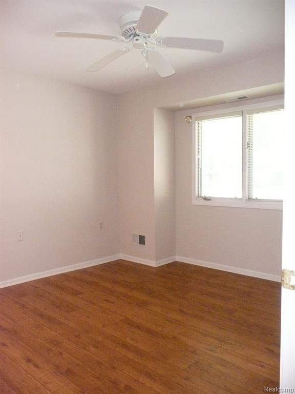 21372 MULBERRY Court, Farmington Hills, MI 48336 — Photo 20
