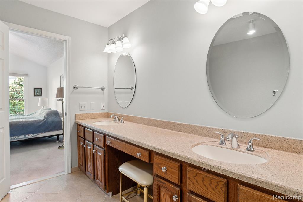 39784 GLENVIEW, Northville, MI 48168 — Photo 32