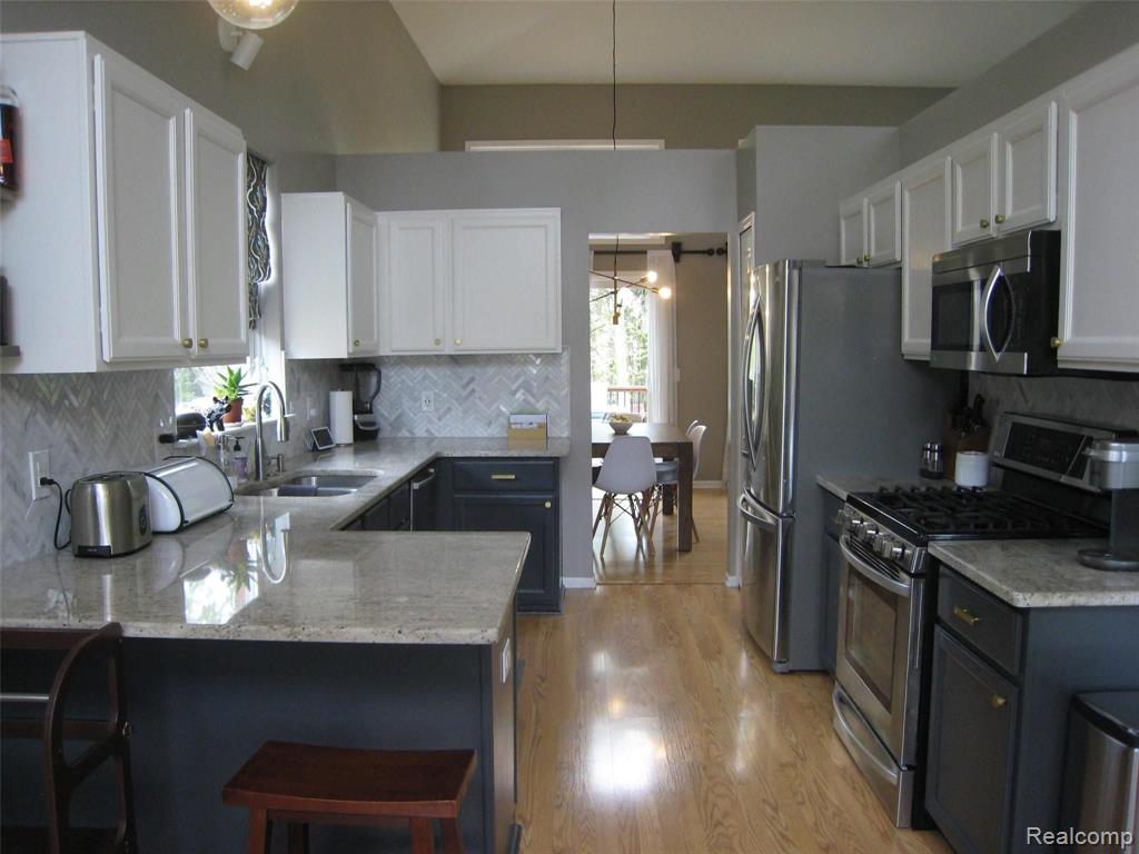 4936 CARRINGTON Drive, Rochester, MI 48306 — Photo 8