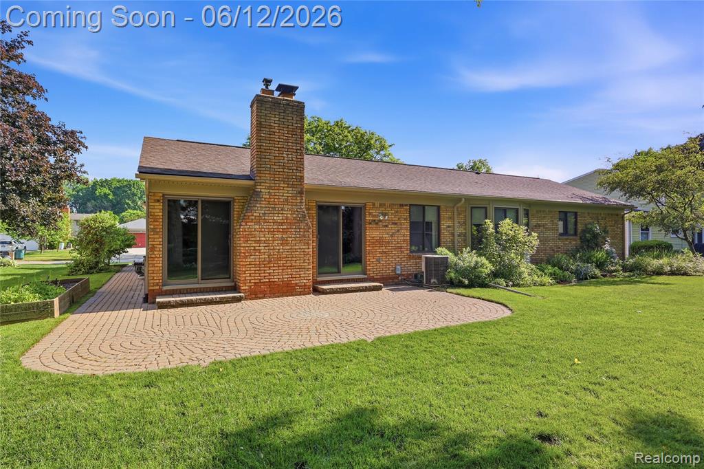 640 Longfellow Drive, Troy, MI 48085 — Photo 38