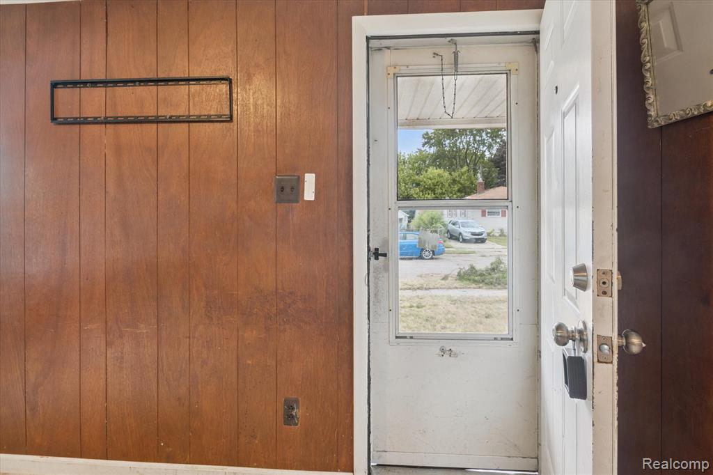 7028 PACKARD Avenue, Warren, MI 48091 — Photo 4