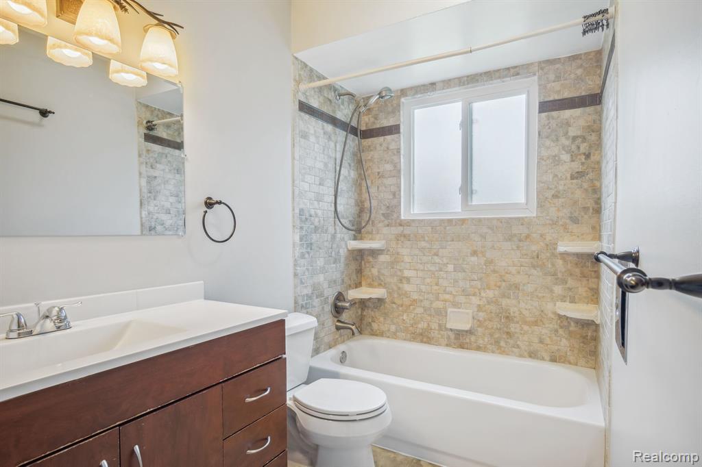 5236 PRATT Road, Lapeer, MI 48446 — Photo 16
