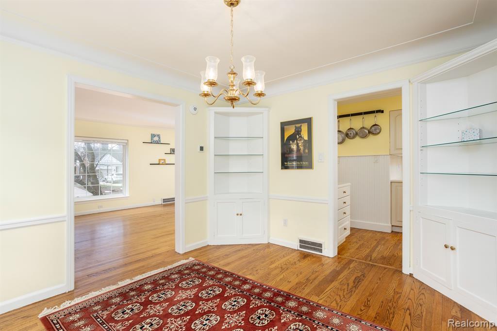 4 DUXBURY Lane, Dearborn, MI 48120 — Photo 9