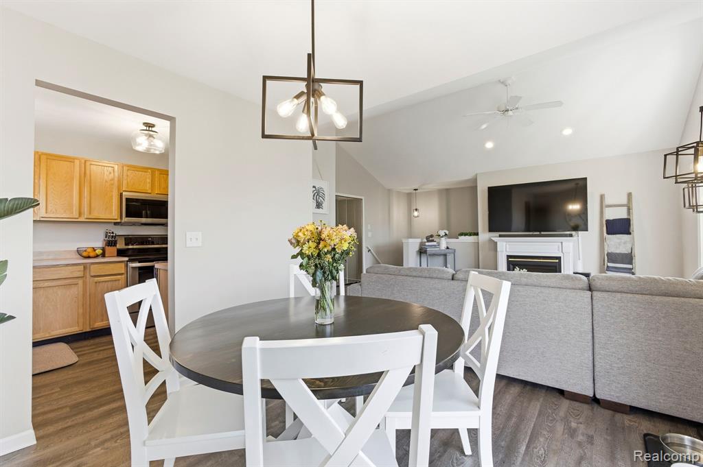 16556 Radison Drive, Macomb, MI 48044 — Photo 11
