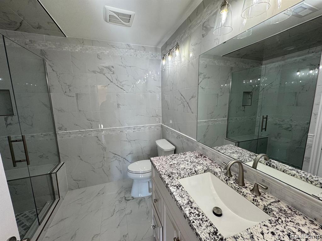 7490 S Brynmawr Court, West Bloomfield, MI — Photo 24