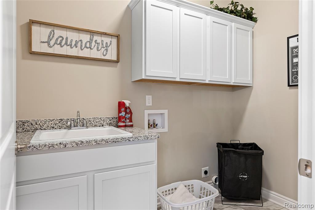 9937 Crossview Trail, 129, Howell, MI 48855 — Photo 11