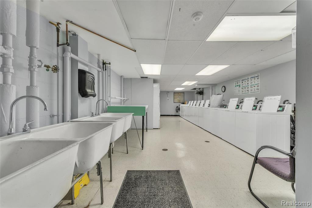 8200 E Jefferson Ave, 1610, Detroit, MI 48214 — Photo 57
