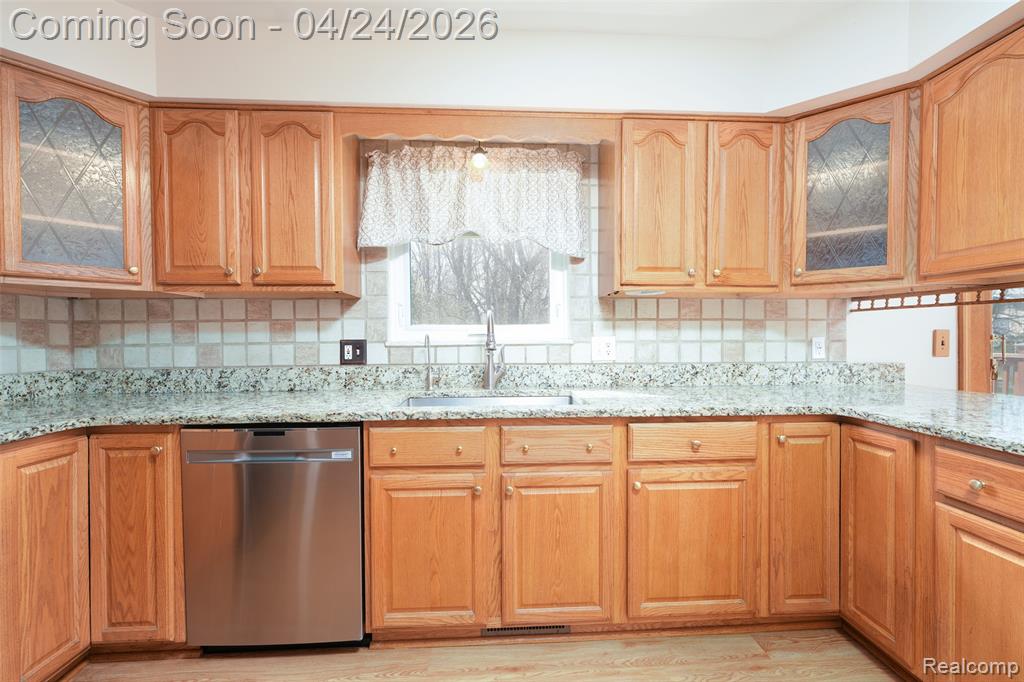 6056 Superior Drive, Brighton, MI 48116 — Photo 29