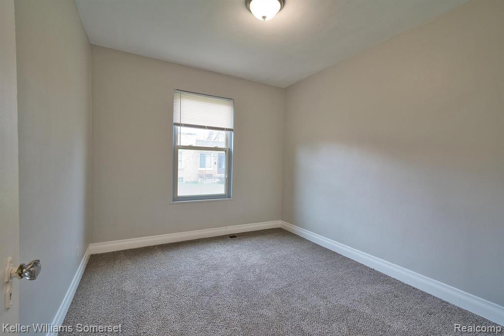 51 SPOKANE Drive, Pontiac, MI 48341 — Photo 7