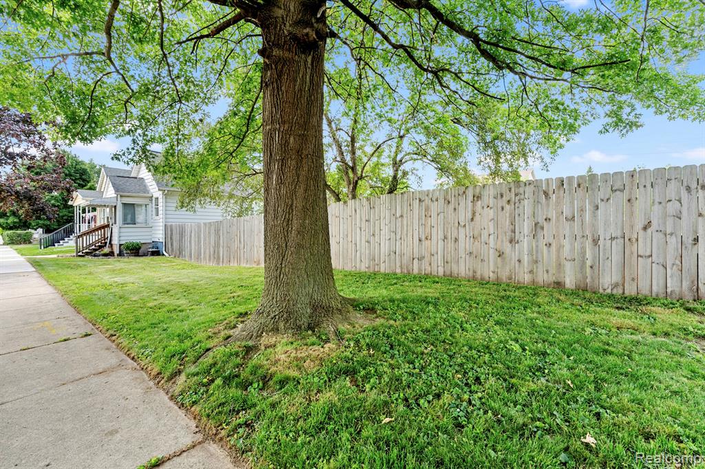448 Bondie Street, Wyandotte, MI 48192 — Photo 20