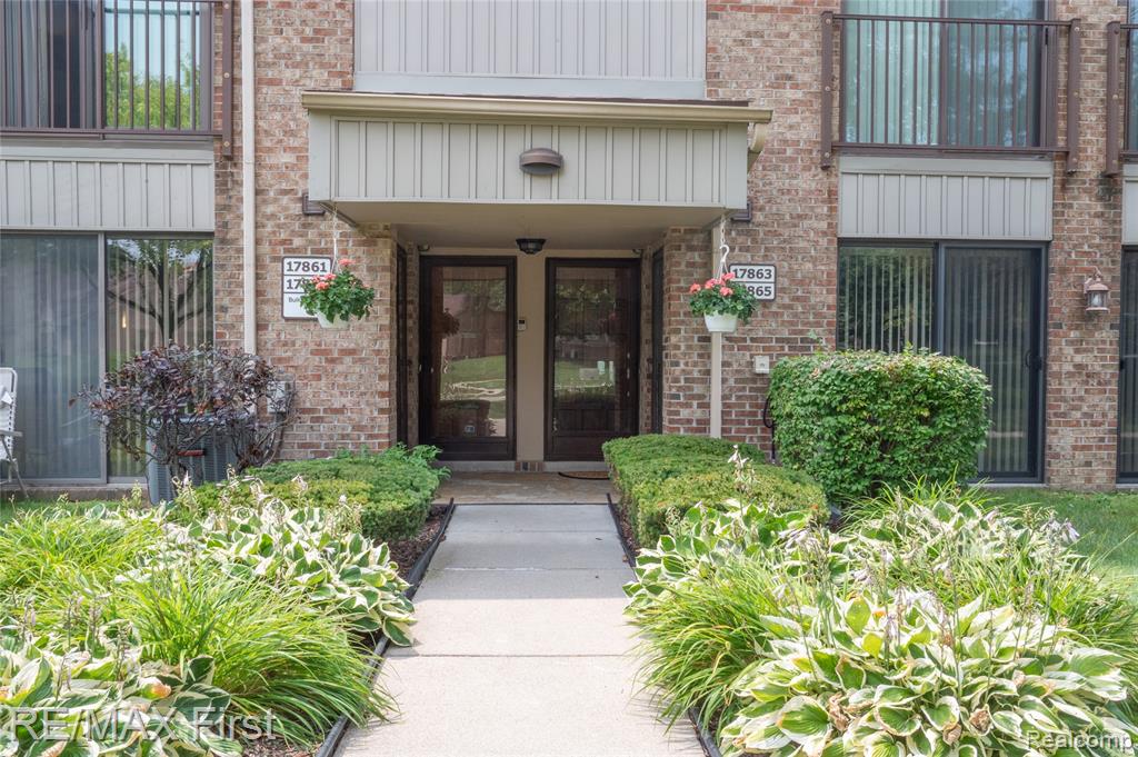 17865 University Park Drive, Livonia, MI 48152 — Photo 3
