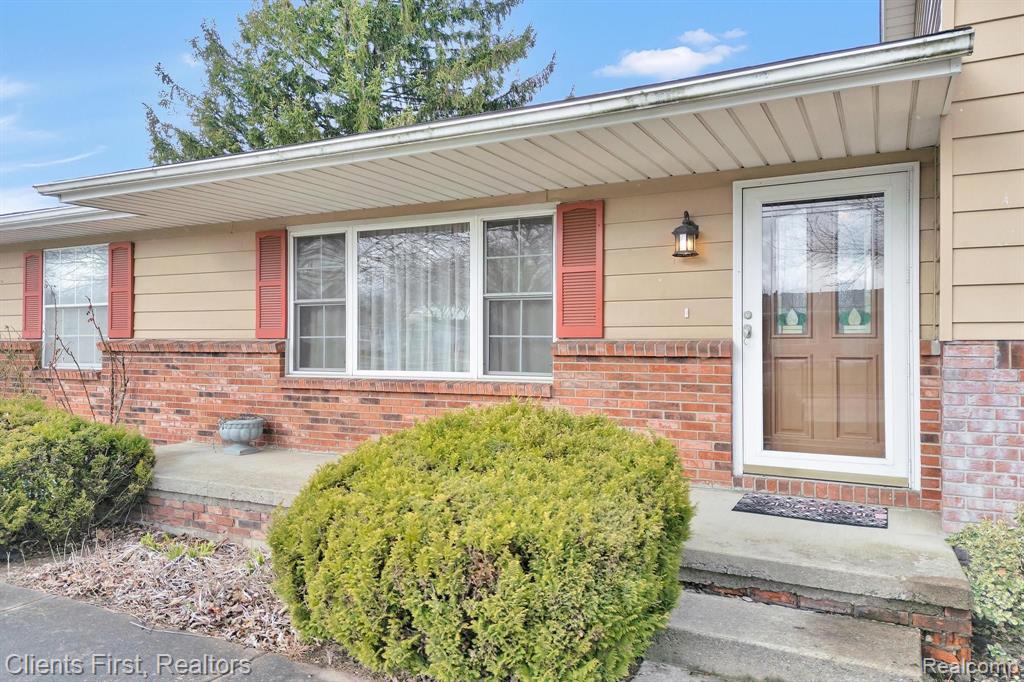 700 TOLL Street, Monroe, MI 48162 — Photo 2