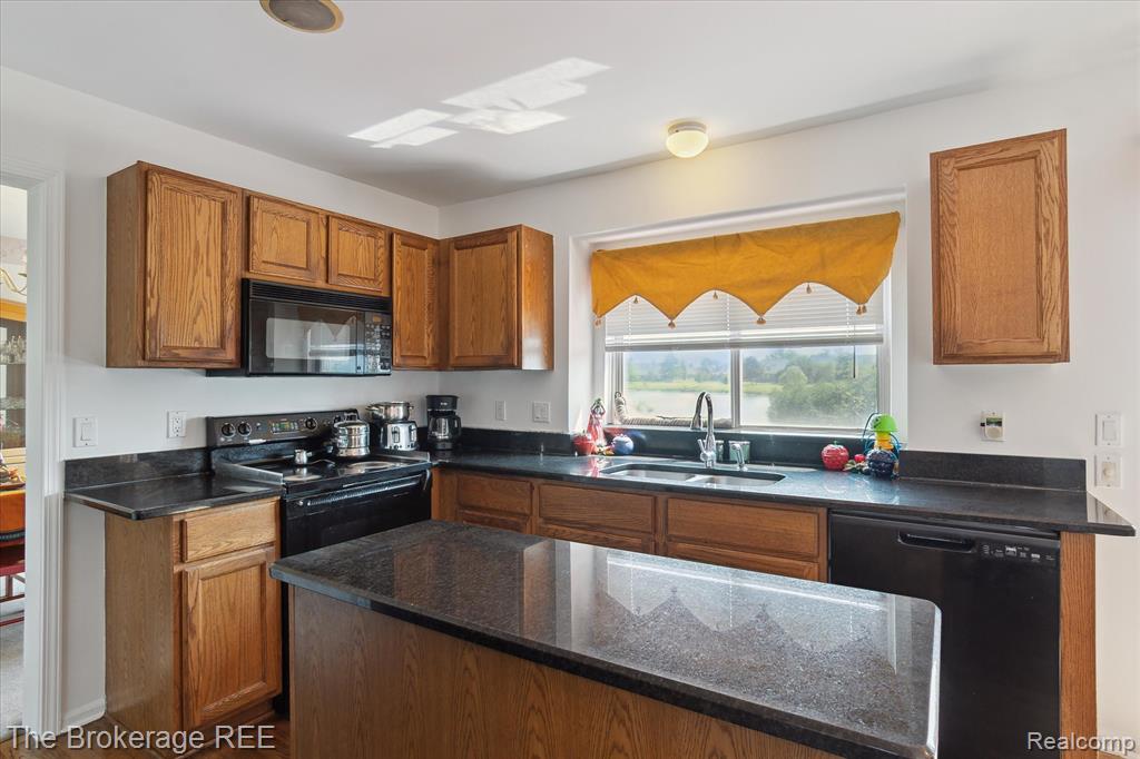 4104 Pond Run, Canton, MI 48188 — Photo 18