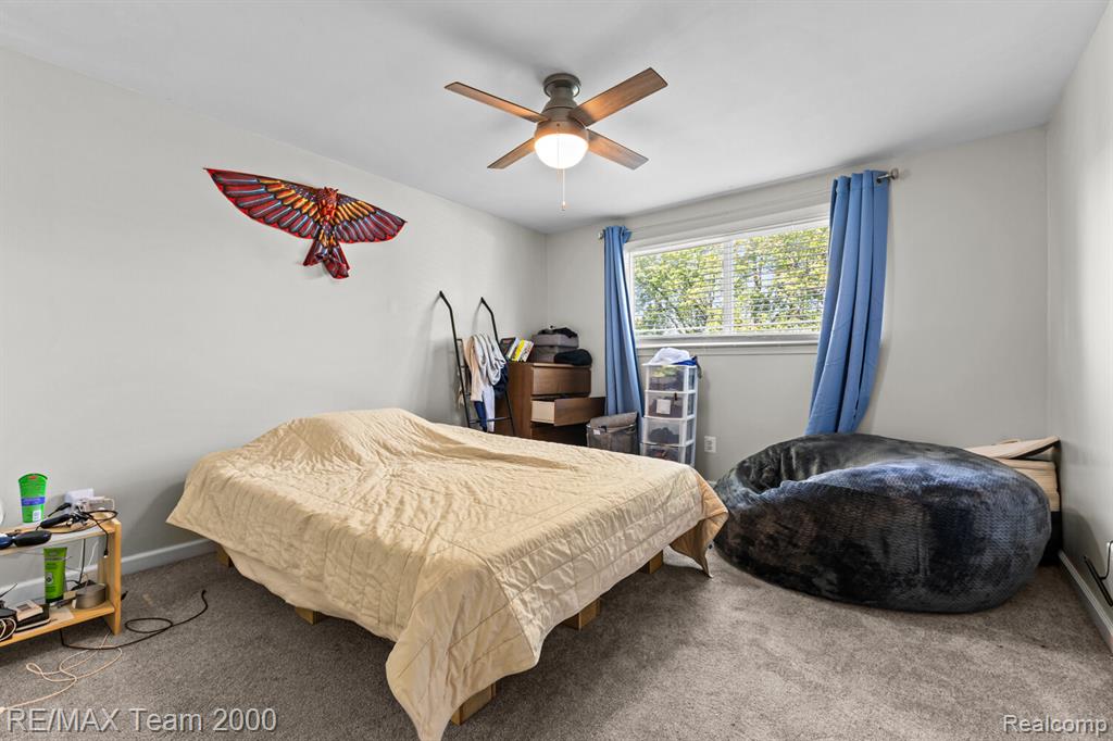 7485 Pointe Drive, Canton, MI 48187 — Photo 19