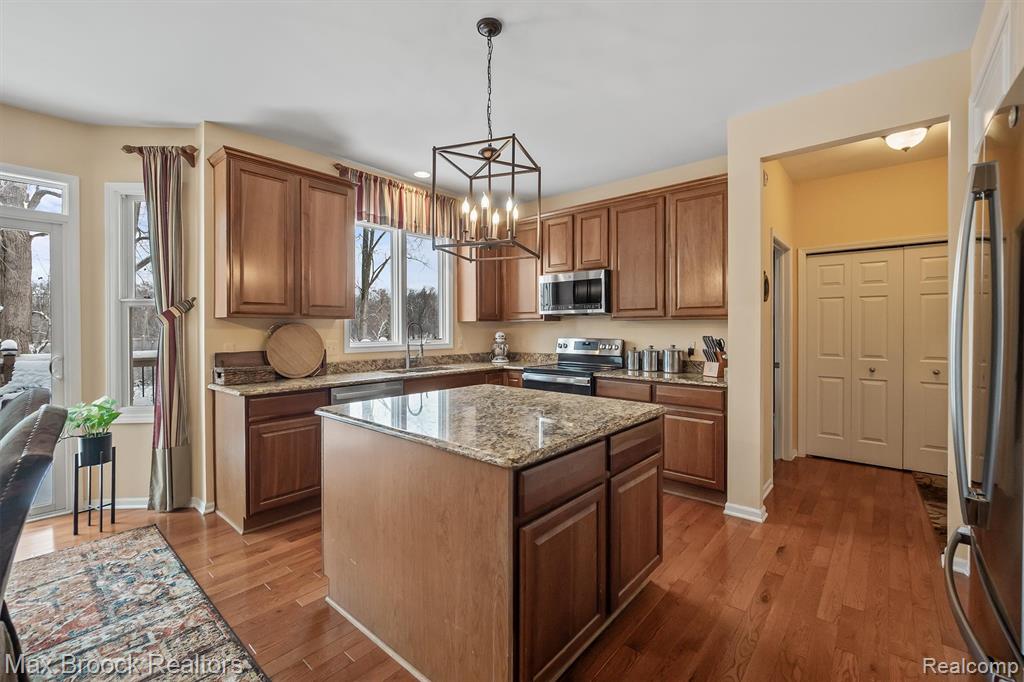 6144 Strawberry Circle, Commerce Twp, MI 48382 — Photo 15