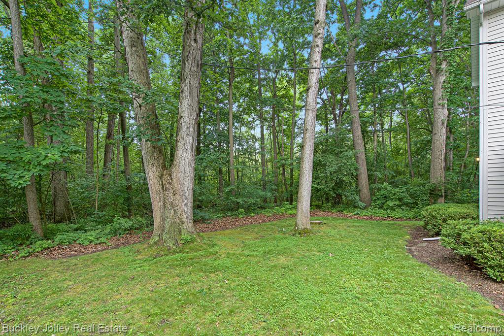 5802 Fernlands Avenue, Hamburg, MI — Photo 19