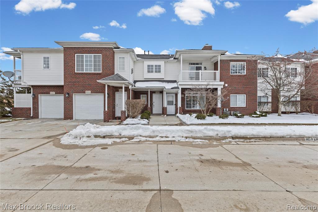 5817 Twin Oaks Drive, Sterling Heights, MI 48314 — Photo 2