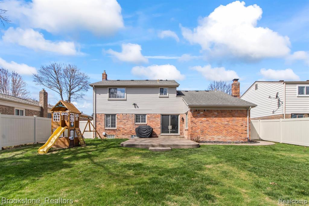 42838 FREEPORT Drive, Sterling Heights, MI 48313 — Photo 8