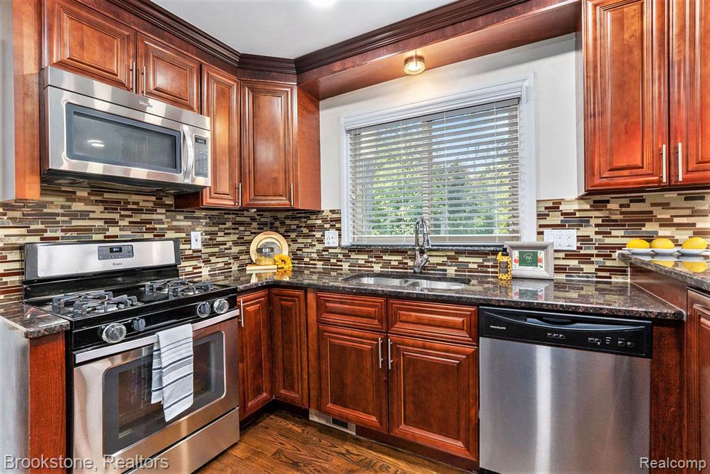 6533 POST OAK Drive, West Bloomfield, MI — Photo 13