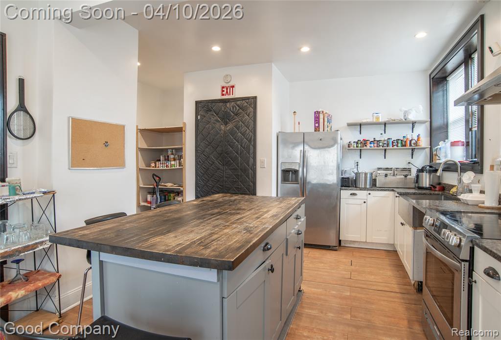 30 Lawrence Street, Detroit, MI 48202 — Photo 13