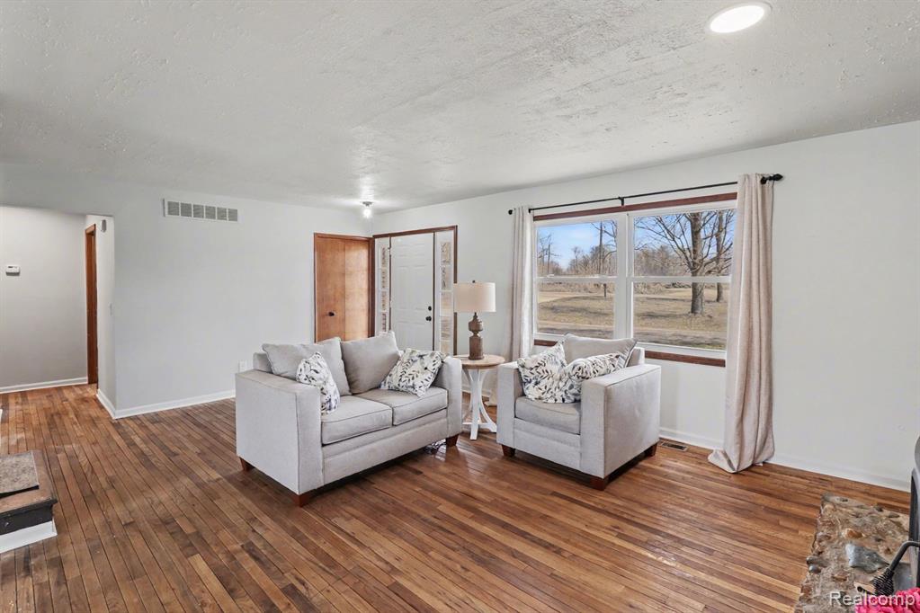 4837 Mack Road, Howell, MI 48855 — Photo 4