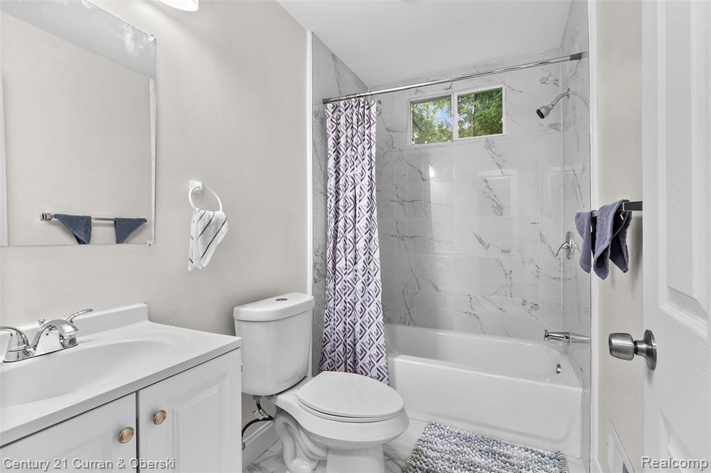 8855 Rosemont Avenue, Detroit, MI 48228 — Photo 11