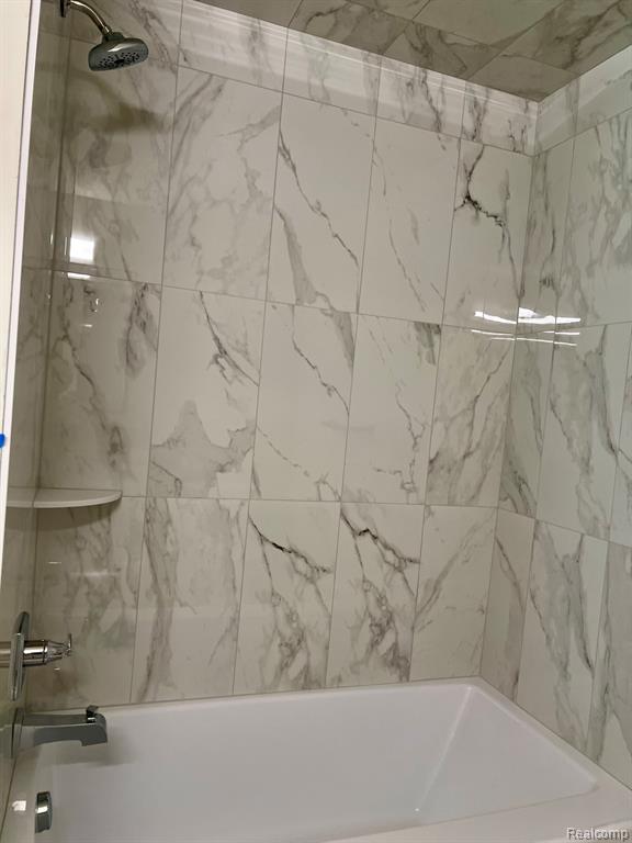 2934 W Walton Boulevard, Waterford, MI 48329 — Photo 35