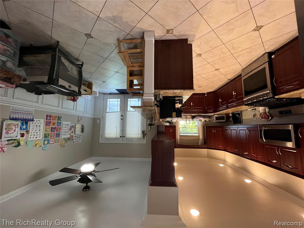 5373 Katherine Street, Dearborn Heights, MI 48125 — Photo 9