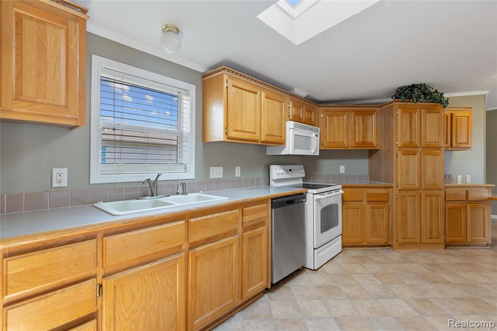 4472 Wynnwood Drive, Howell, MI 48843 — Photo 10