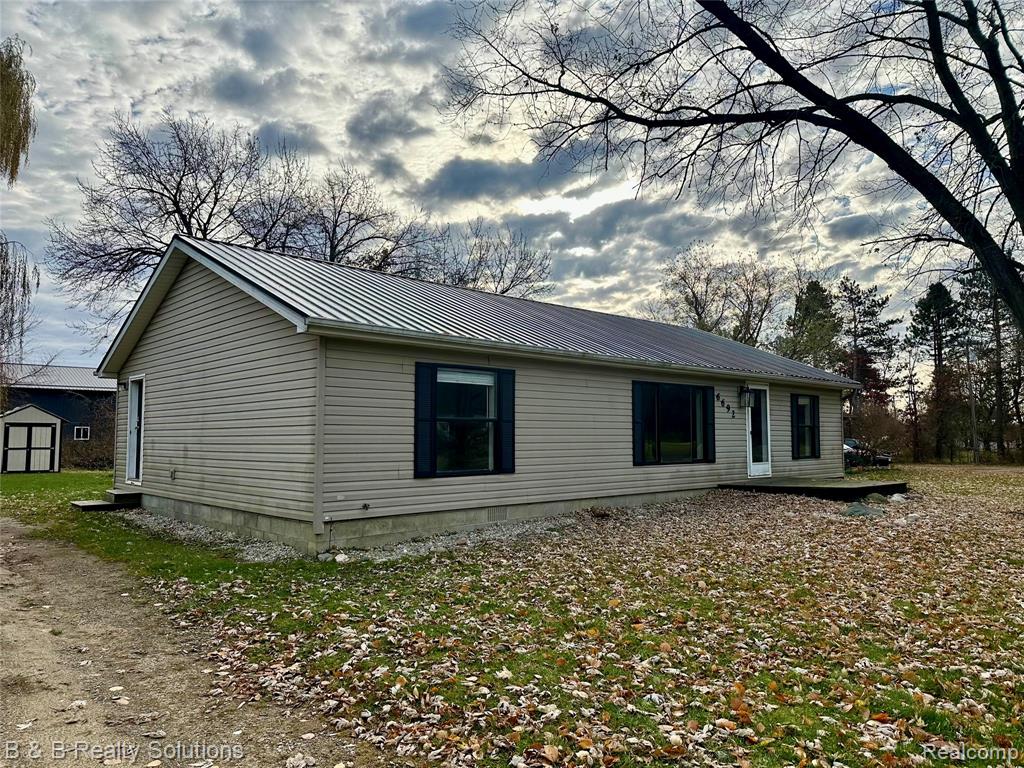 6692 JONES Road, North Branch, MI 48461 — Photo 4