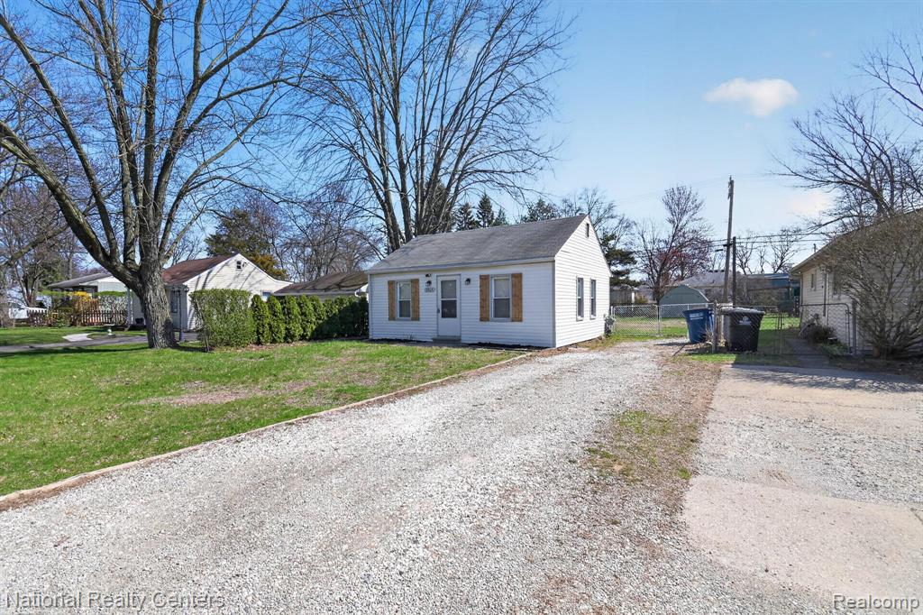 5864 N Harvey Street, Westland, MI — Photo 2