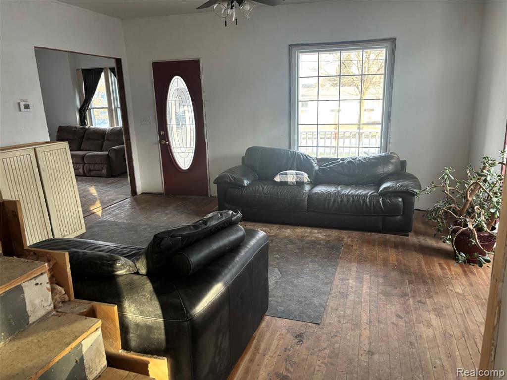 110 Oakland Street, Milford, MI 48381 — Photo 5