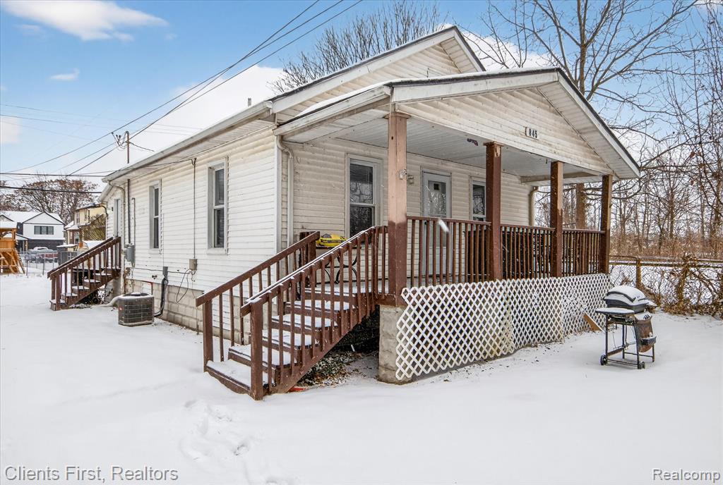 845 Orange Street, Wyandotte, MI 48192 — Photo 2