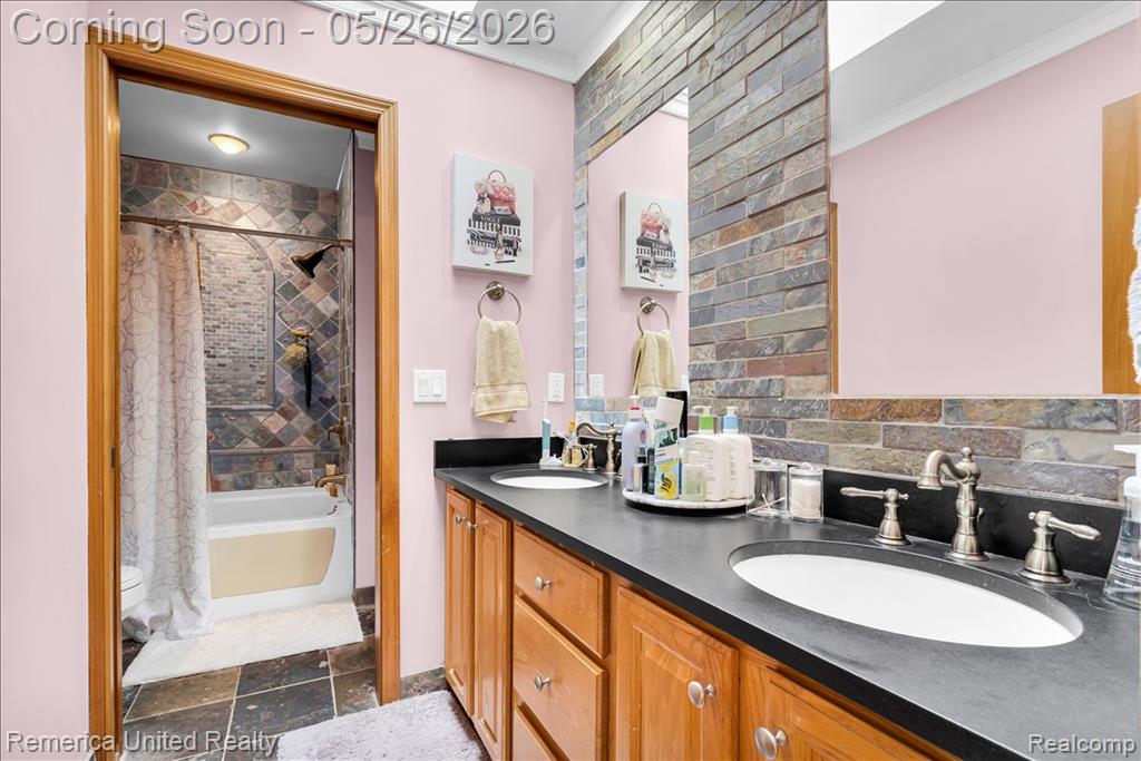 9422 Deer Creek Court, Brighton, MI 48114 — Photo 28